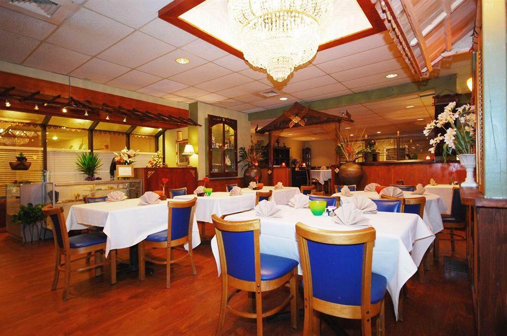 Magnuson Grand Columbus North Hotel Екстериор снимка