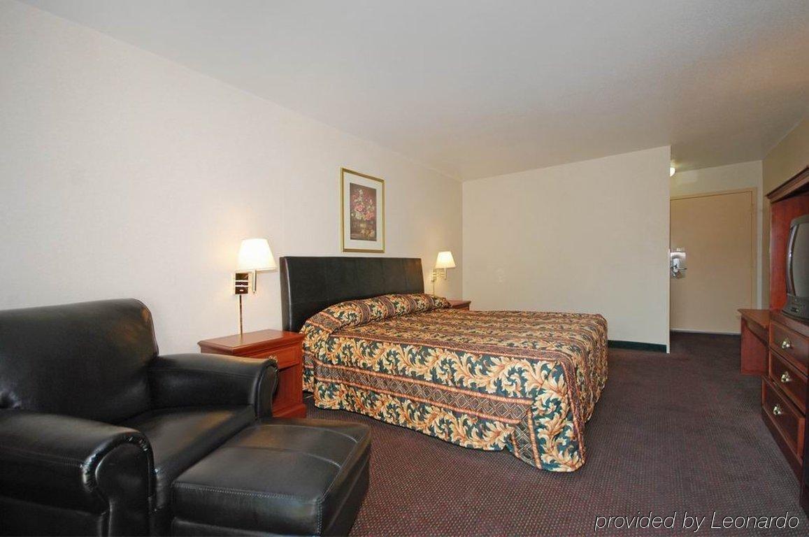 Magnuson Grand Columbus North Hotel Стая снимка